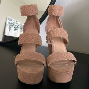 Tan woven wedges